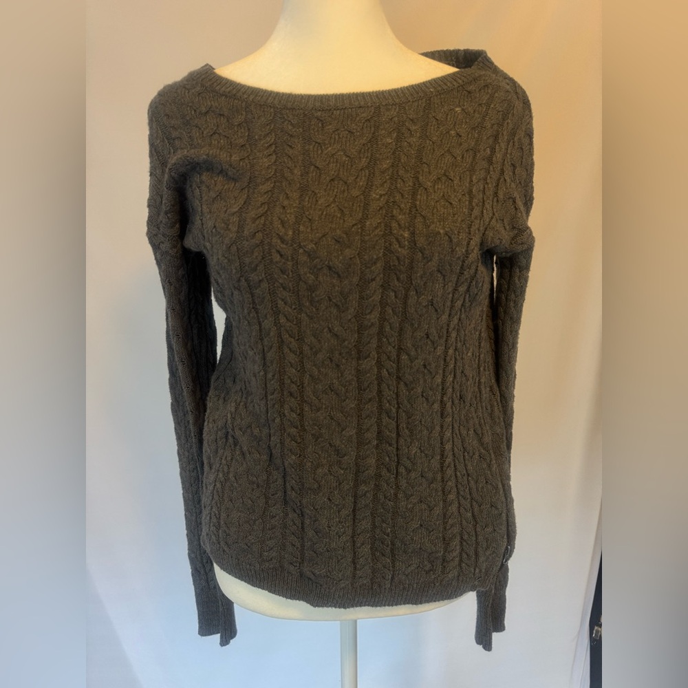 American Eagle grey MEDIUM sweater, loose cable woven, zipper detail